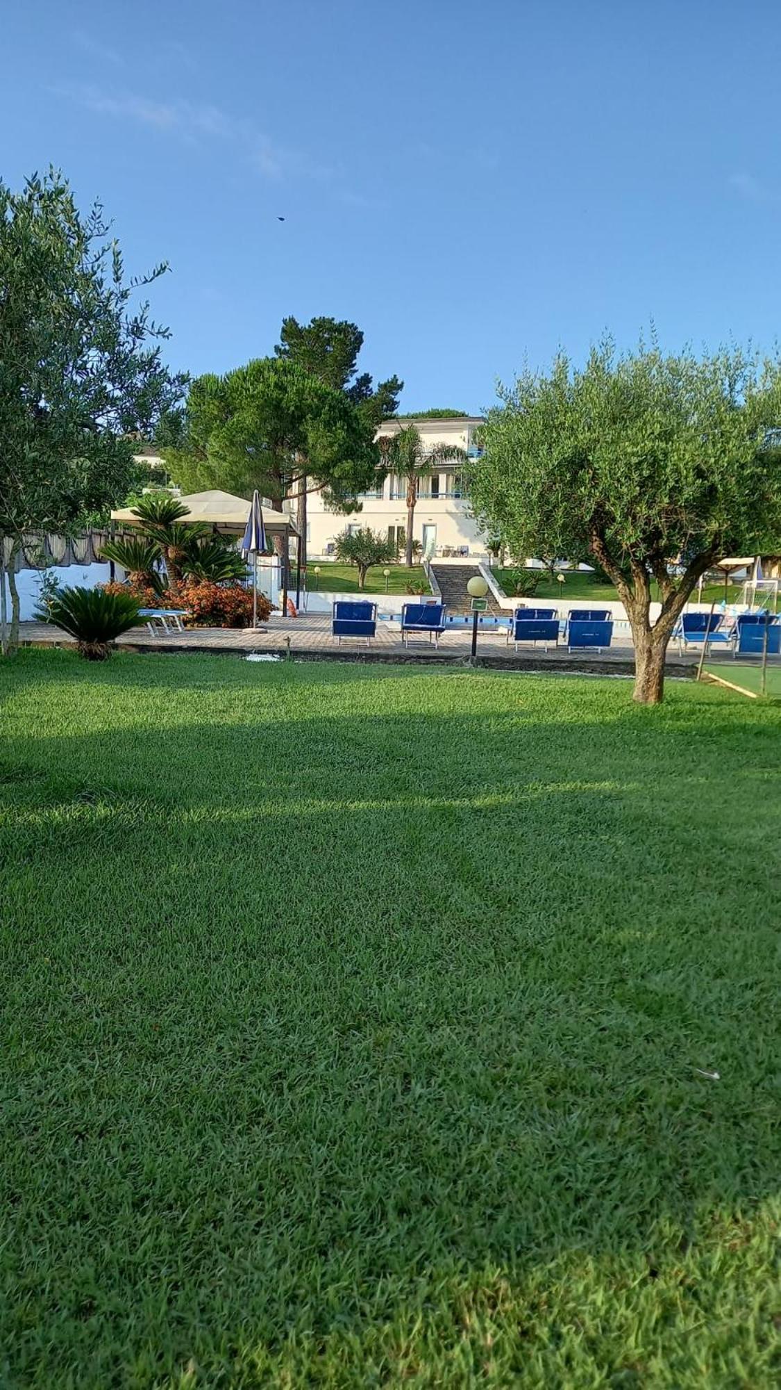 Hotel La Tombola Agropoli Buitenkant foto