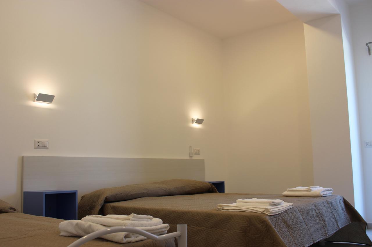 Hotel La Tombola Agropoli Buitenkant foto